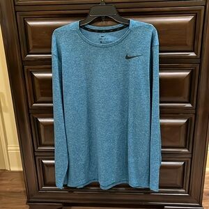 Men’s Dri-Fit Nike Long sleeve top Size L